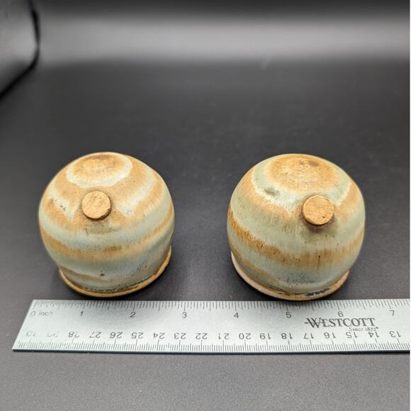 Studio Pottery Signed MMP Salt and Pepper Shakers Round Hand Thrown Green Brown - Picture 7 of 9